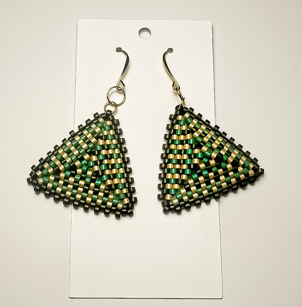 Boucles d'oreilles indigènes en écorce de bouleau faites à la main