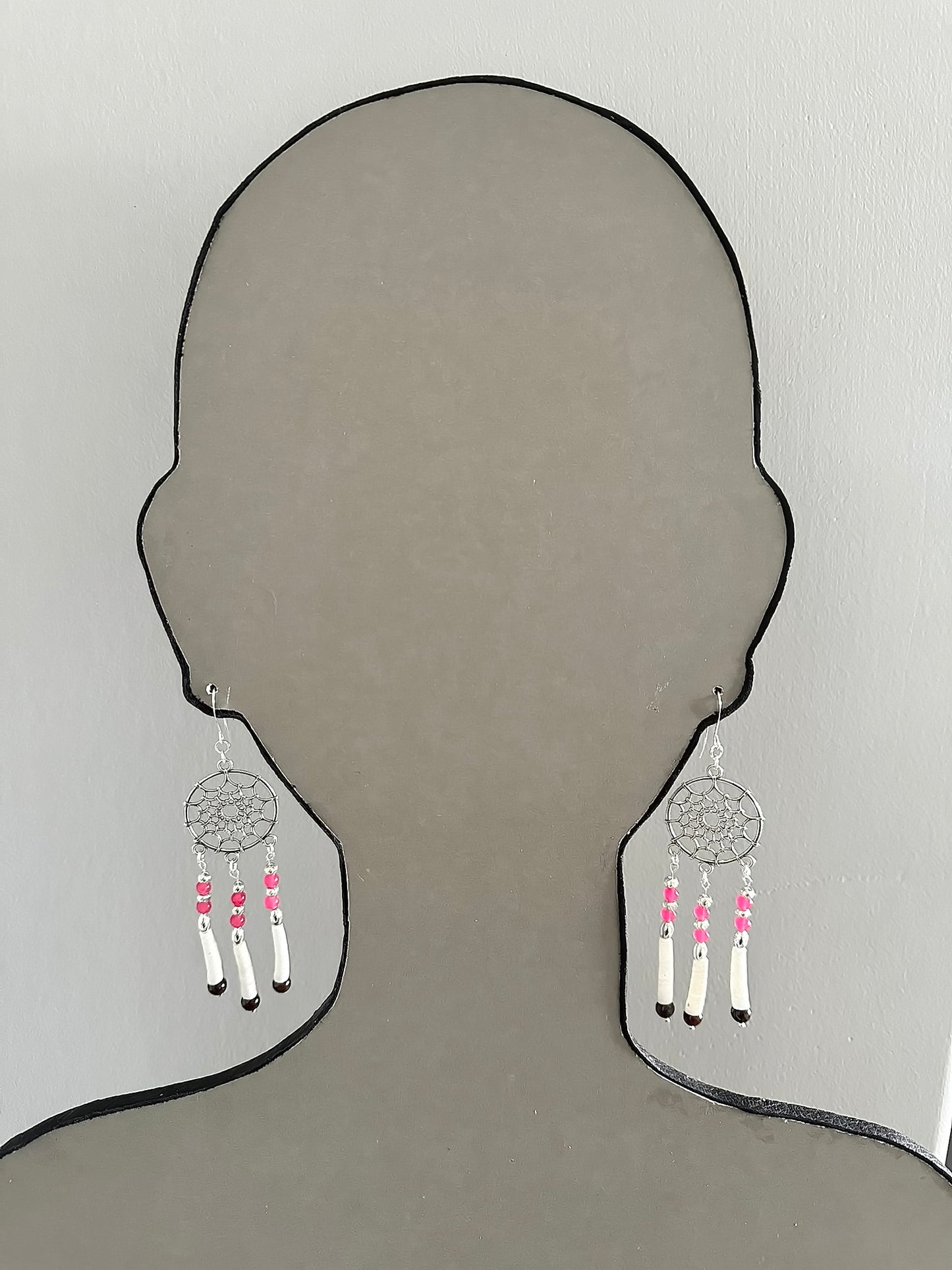 Boucles d'oreilles indigènes faites à la main - Attrape-rêves