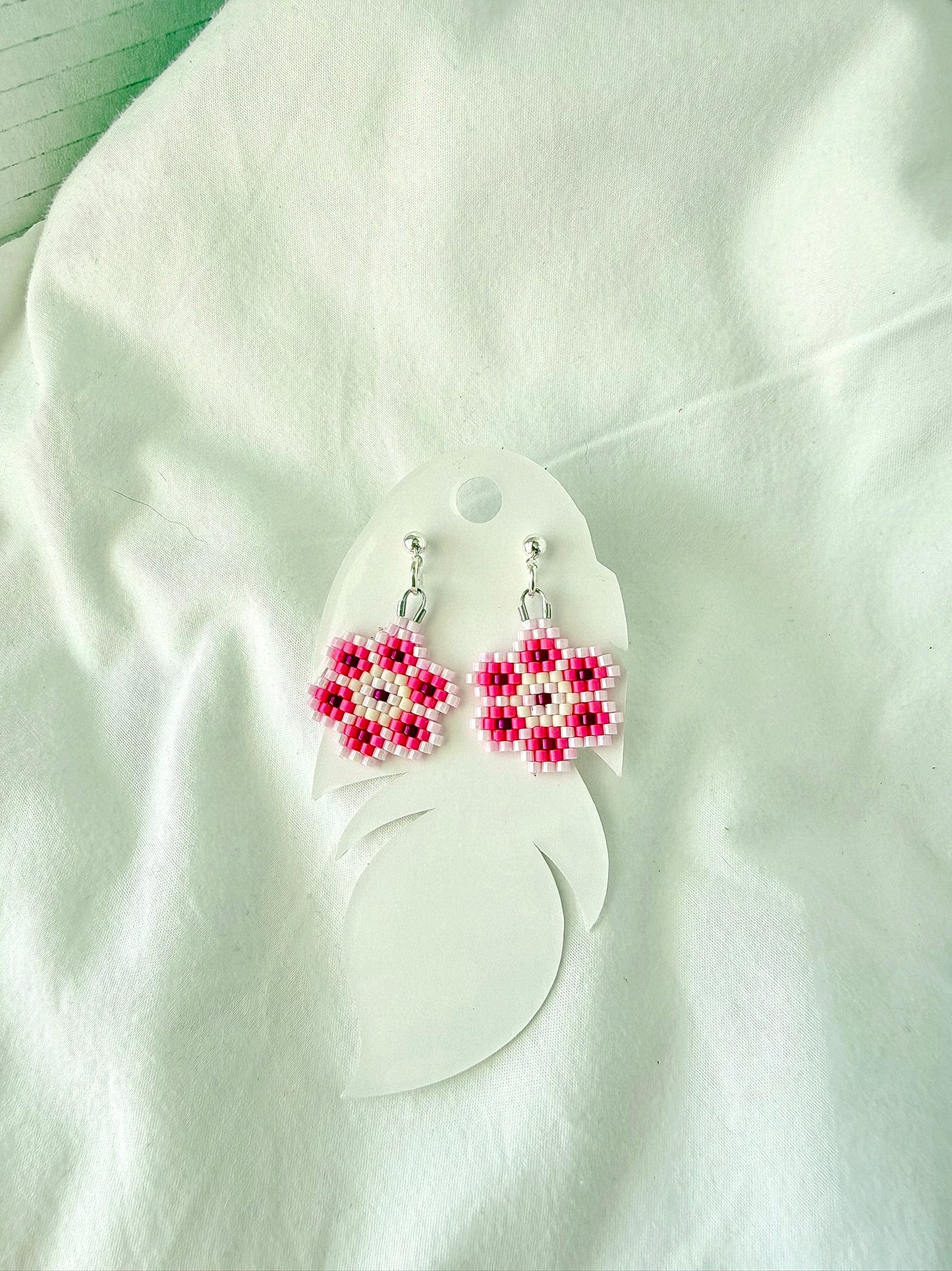 Boucles d'oreilles indigènes faites à la main - Attrape-rêves