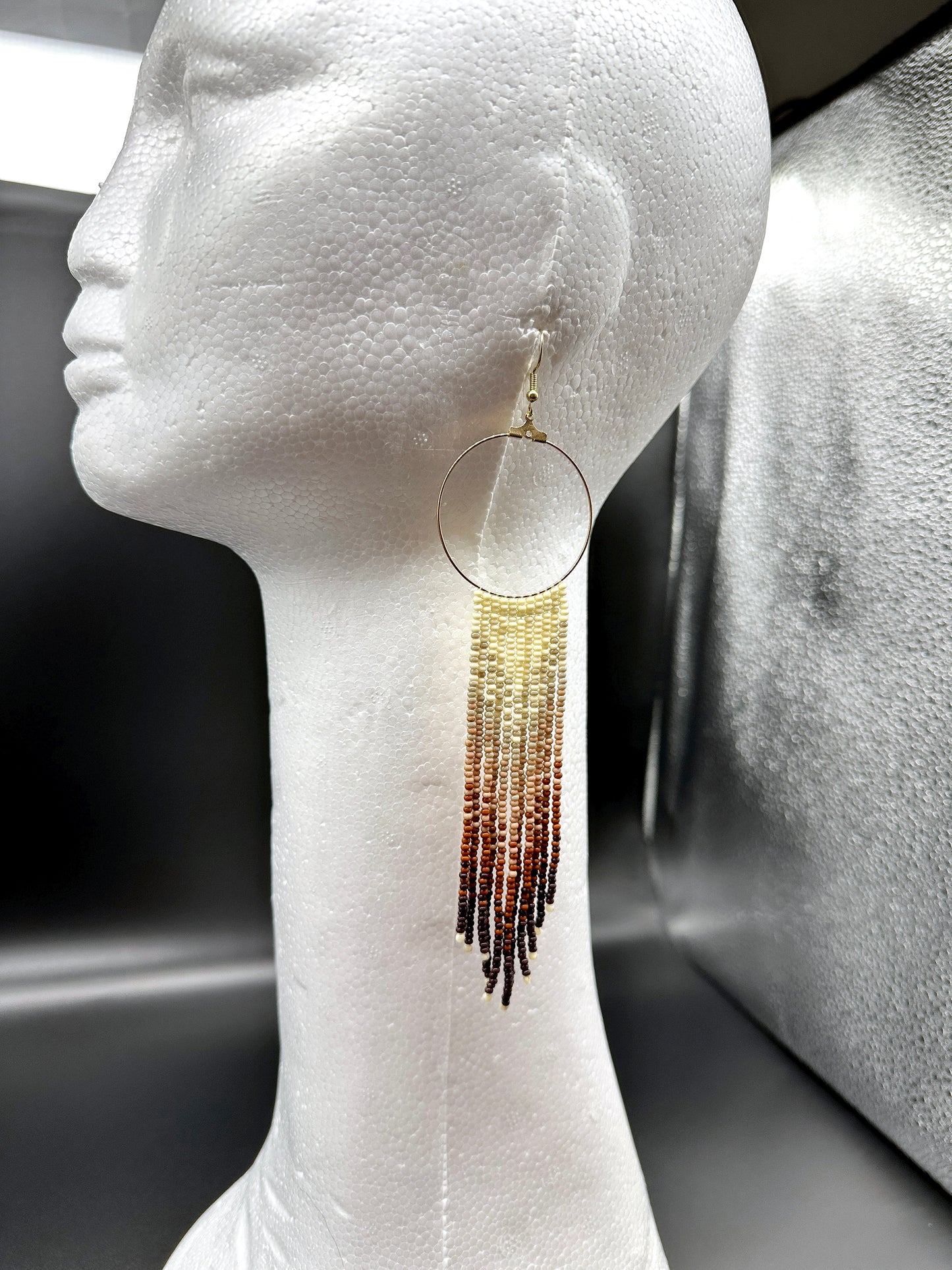 Boucles d'oreilles en perles artisanales indigènes - « Feu » - Tan