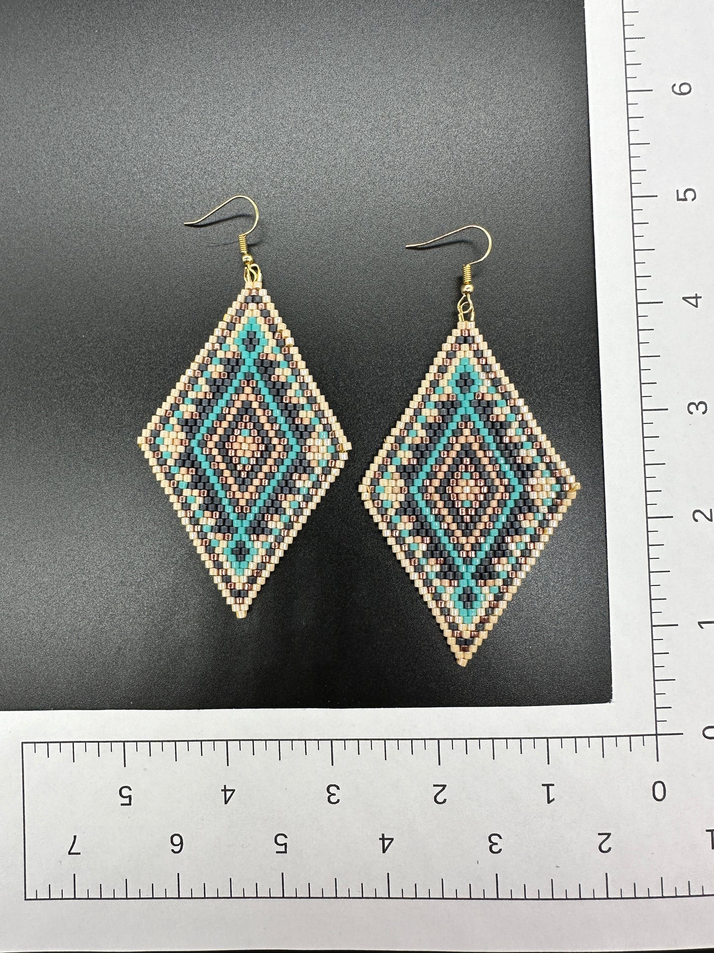 Boucles d'oreilles en perles artisanales indigènes - 'Plaid' - Sarcelle