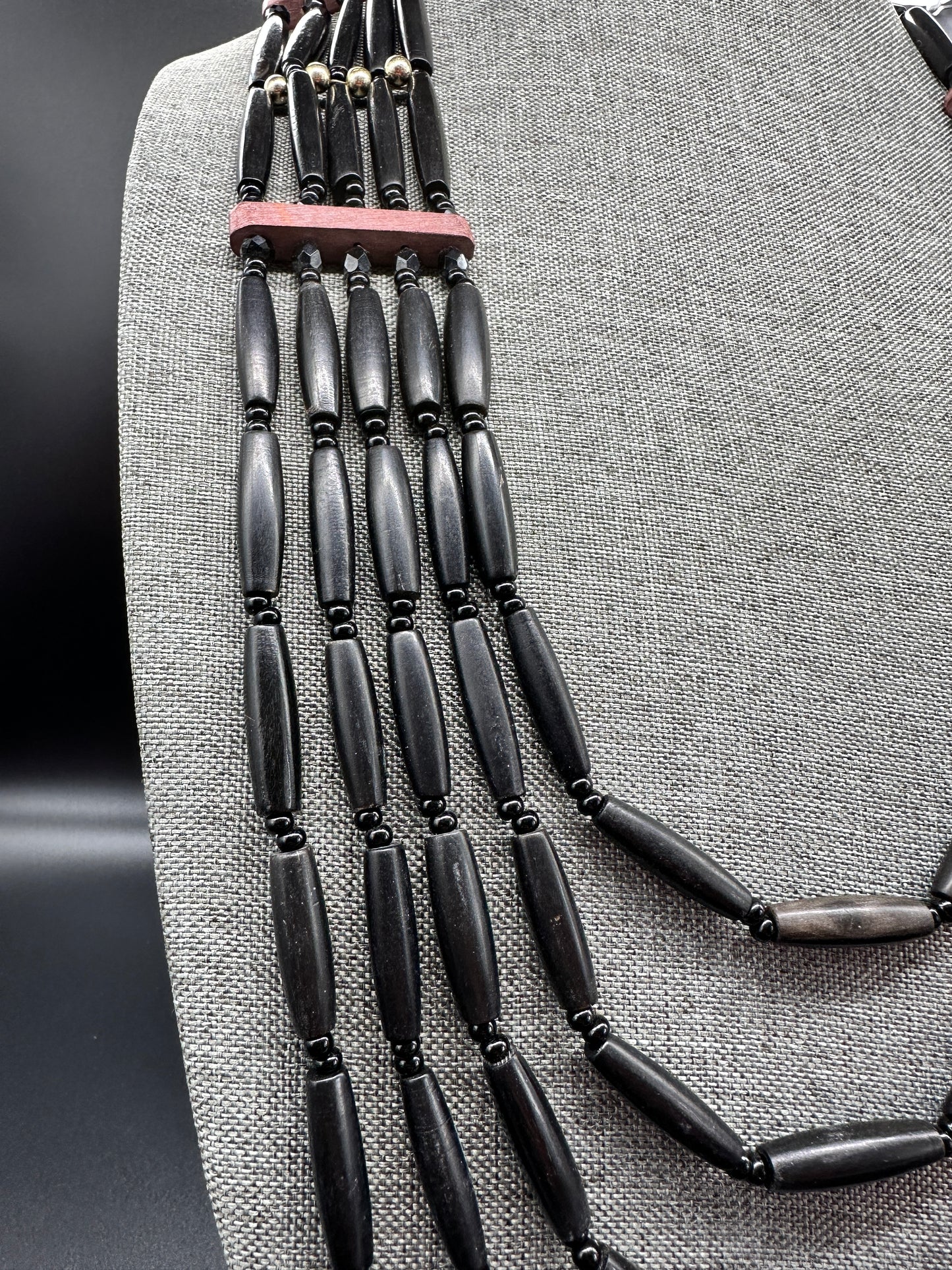 Collier en os de buffle indigène fait à la main