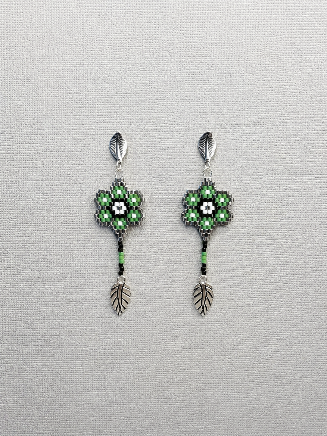 Miyuki Earrings - Flower w/ leaves (green, silver)