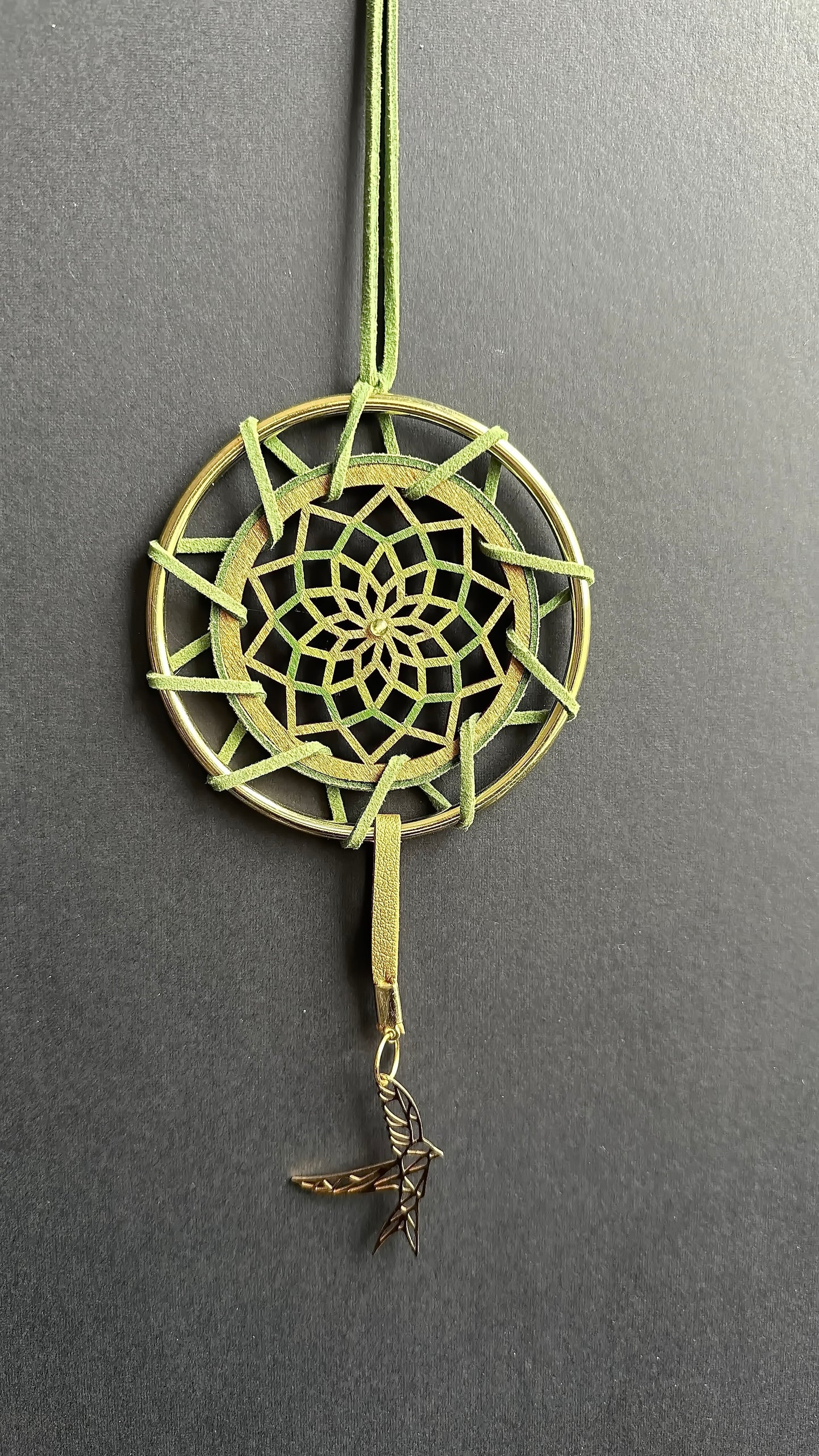 Hand painted Wooden Dreamcatcher w/ Peridot - 'Sparrow' (M)