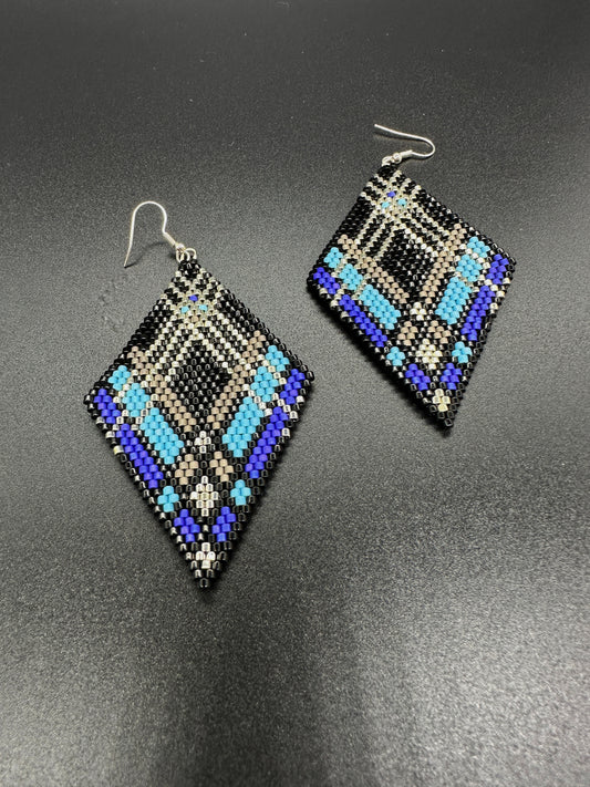 Boucles d'oreilles en perles artisanales indigènes - 'Plaid' - Bleu 