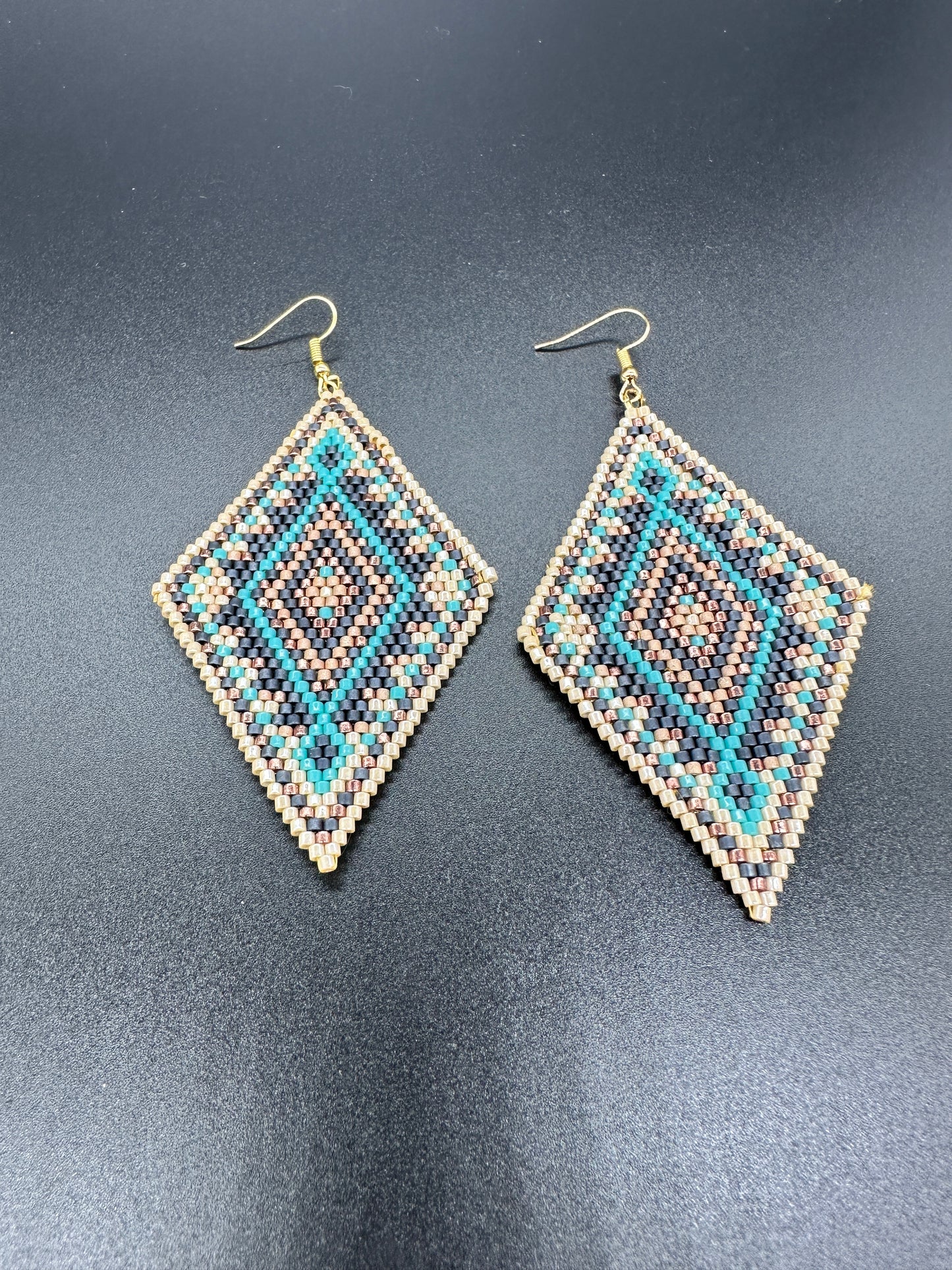 Boucles d'oreilles en perles artisanales indigènes - 'Plaid' - Sarcelle 