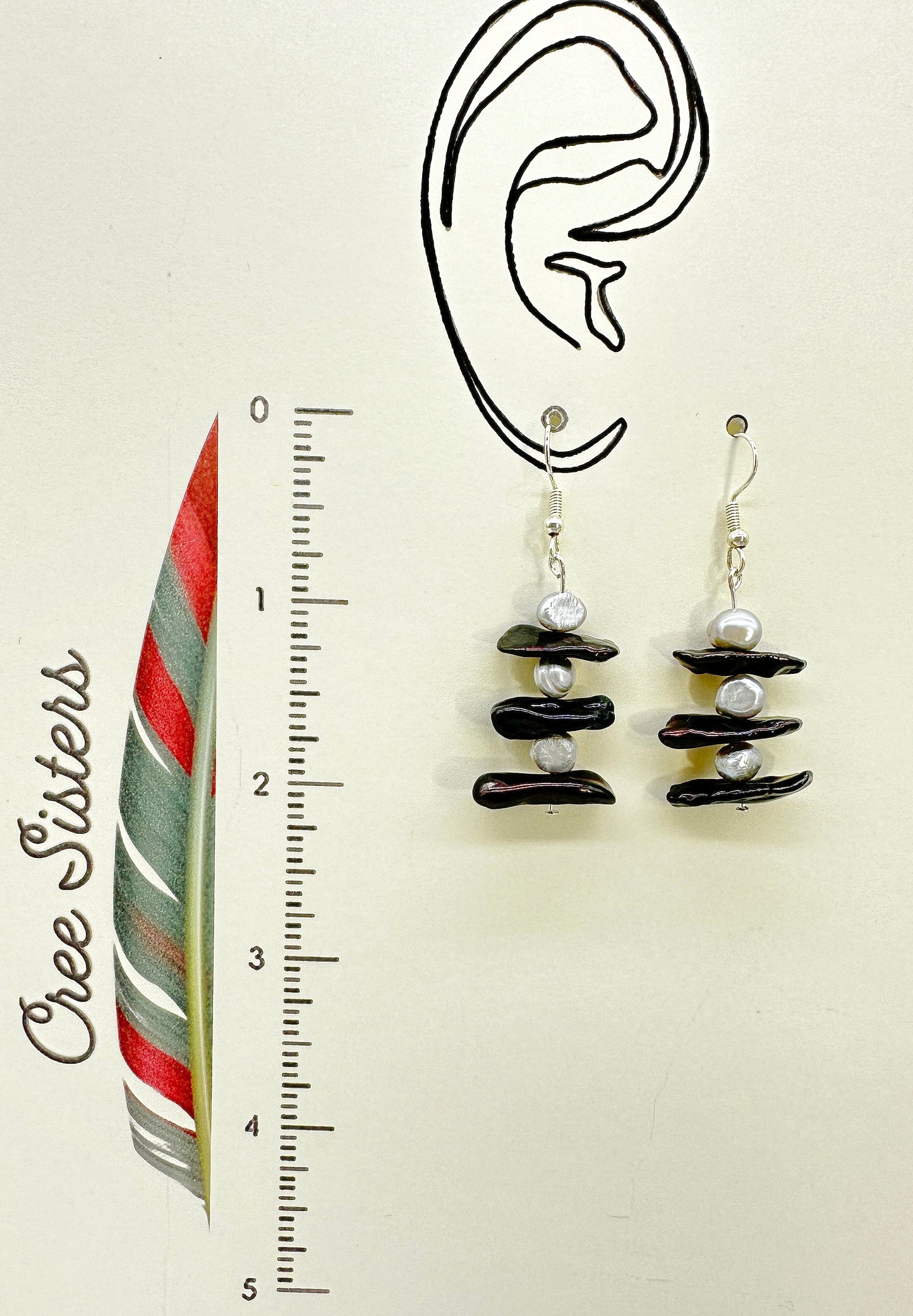 Boucles d'oreilles artisanales autochtones - « Inukshuk » Nacre / Perles d'eau douce