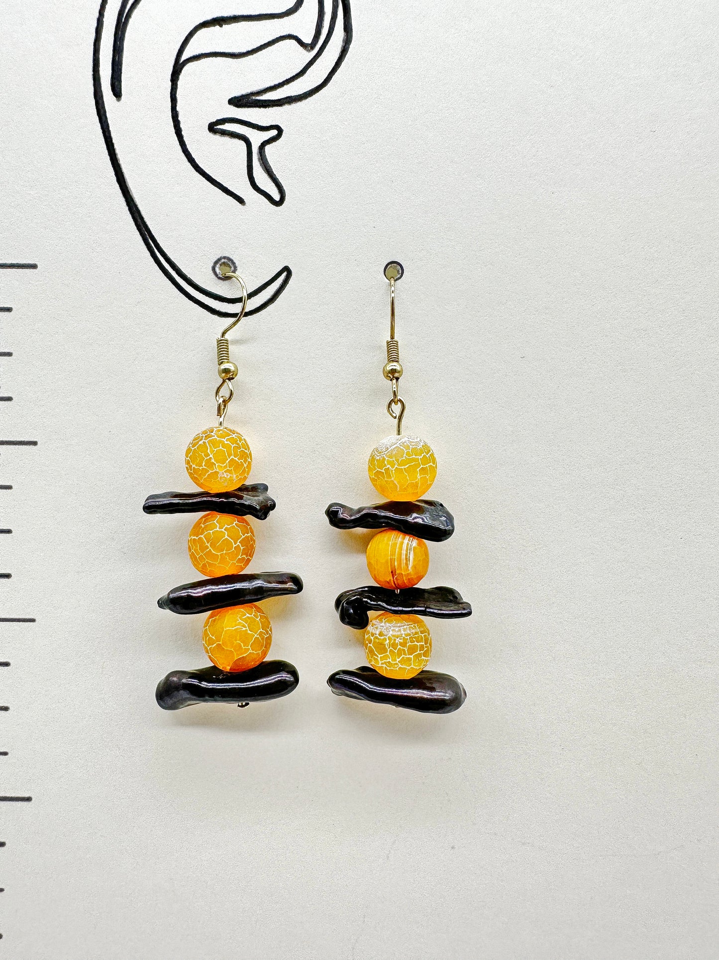 Boucles d'oreilles artisanales indigènes - Agate craquelée et nacre « Inukshuk »